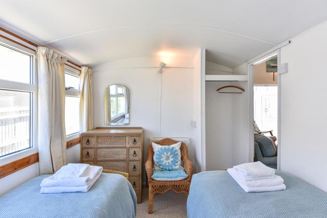Seasidings, Pagham Villa Kültér fotó