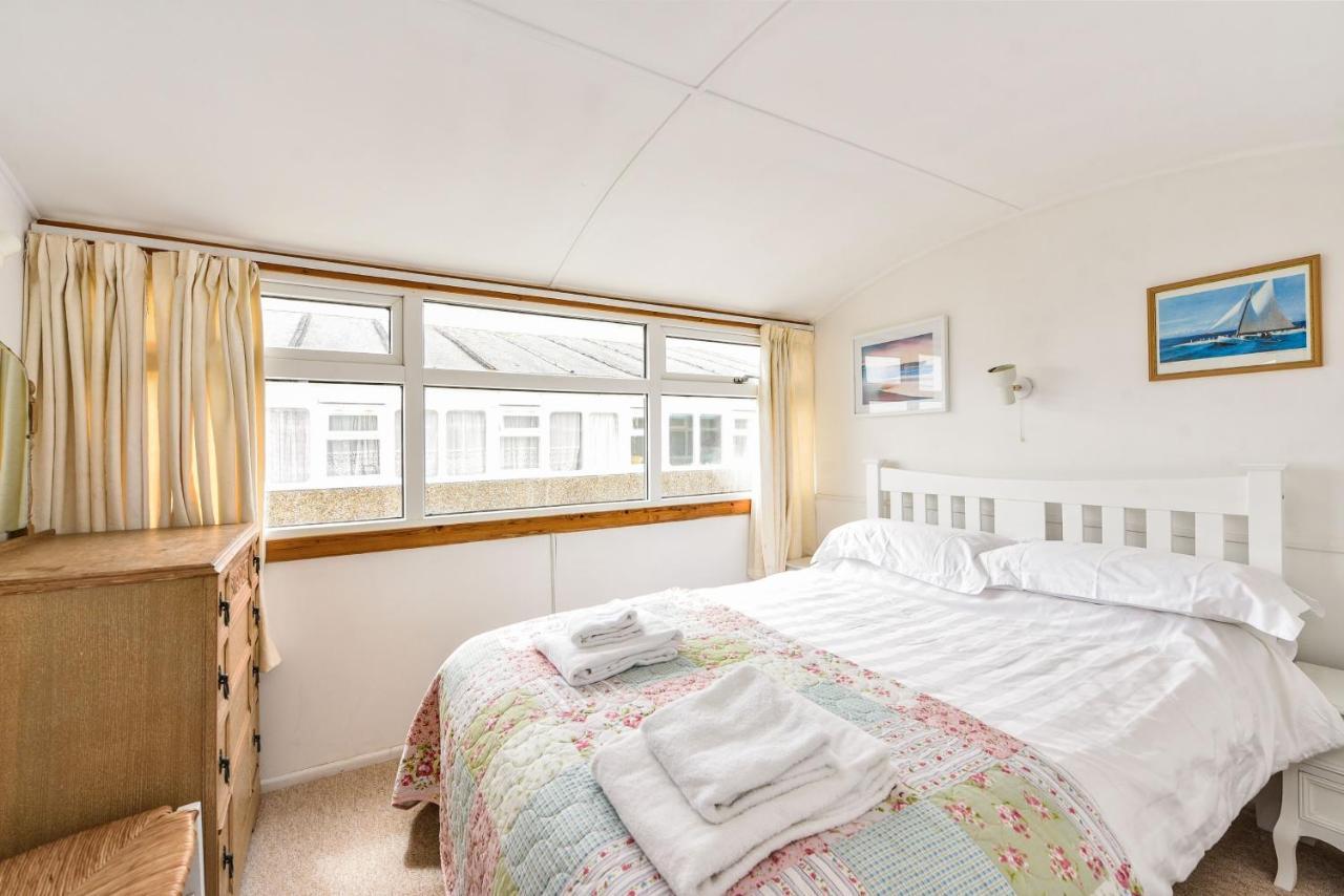 Seasidings, Pagham Villa Kültér fotó
