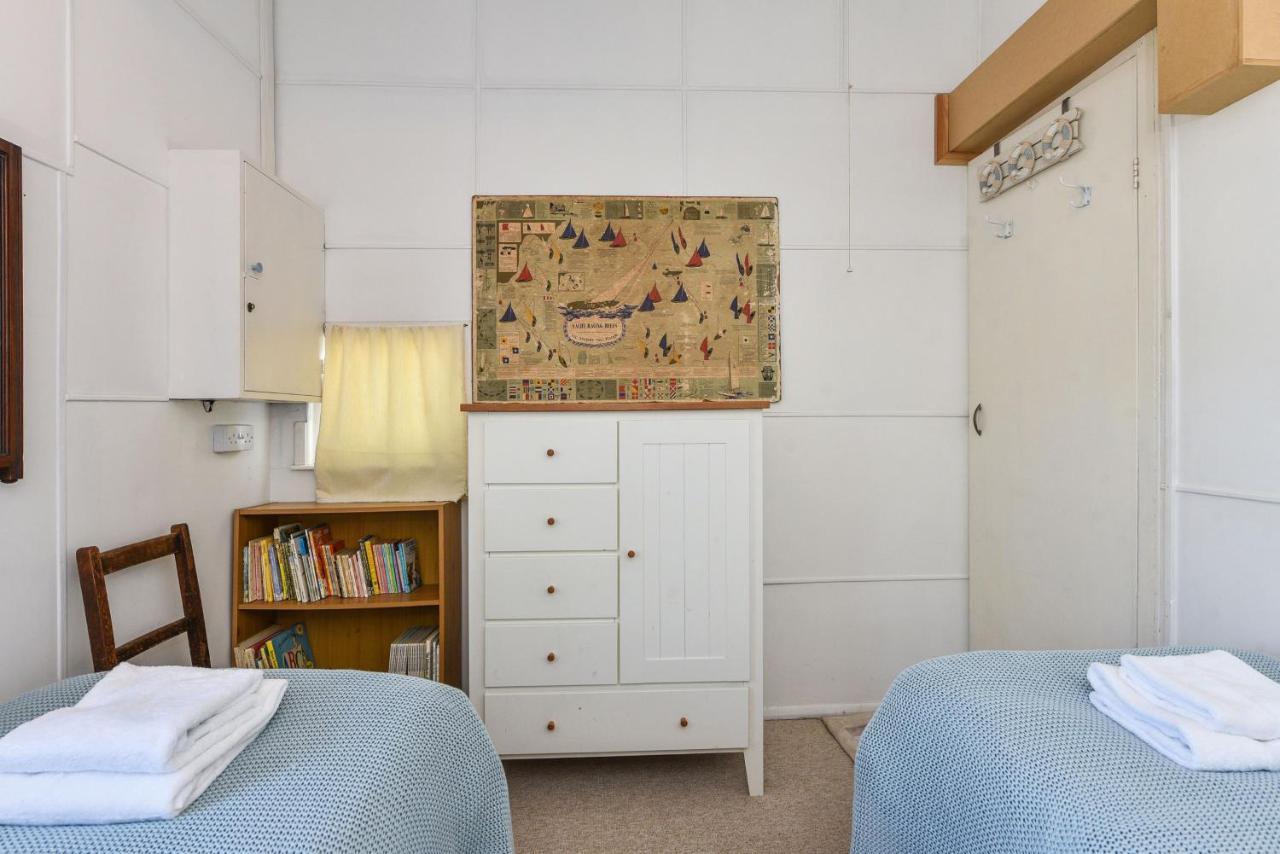 Seasidings, Pagham Villa Kültér fotó